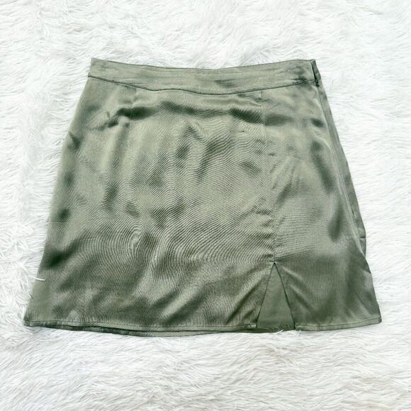 Women L Space Delta Mini Split Skirts Sumemr Vacation in Olive Size Medium - Picture 2 of 8